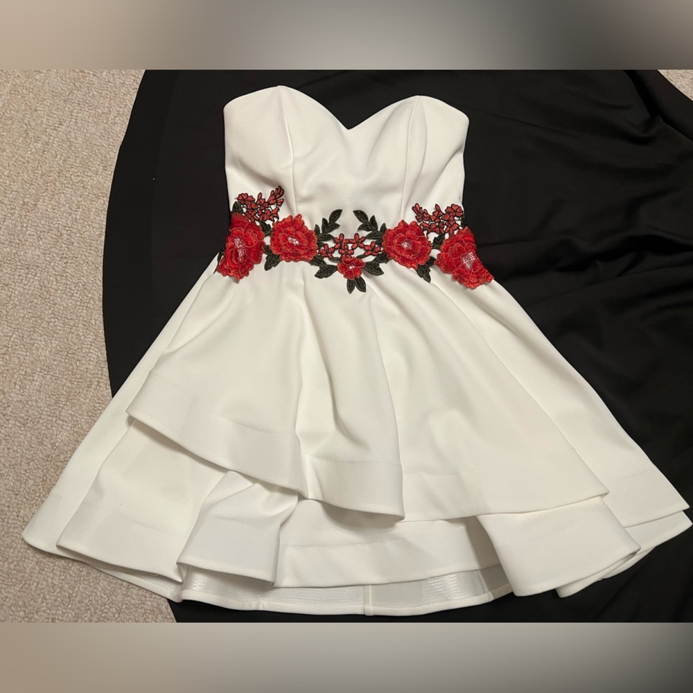 🥀White floral embroidered dress🥀